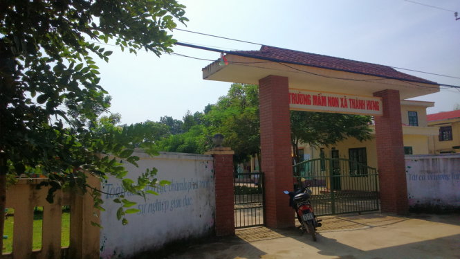 Trường mầm non xã Thành Hưng, huyện Thạch Thành (Thanh Hóa) - nơi đang xảy ra vụ việc phụ huynh đồng loạt cho con nghỉ học để phản đối Chi nhánh Viettel Thanh Hóa chuẩn bị xây dựng trạm BTS cạnh trường - Ảnh: Hà Đồng