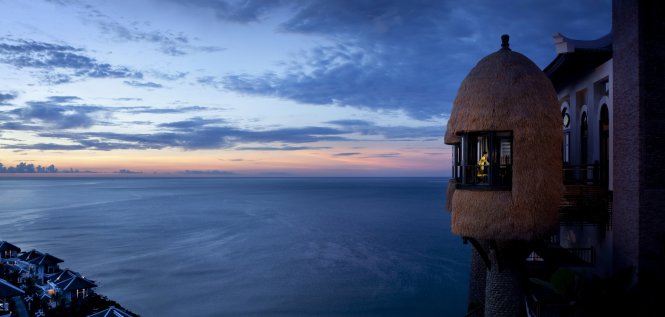 Tầm nhìn ra biển từ InterContinental Danang Sun Peninsula. Ảnh PHAN THÚY