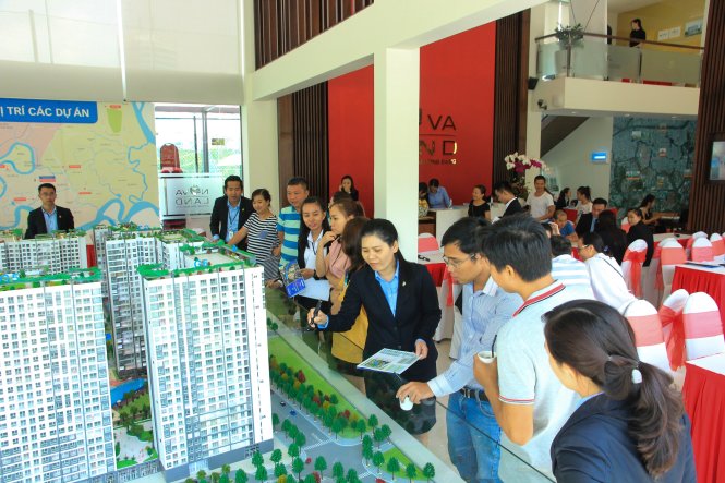 Thị trường BĐS bắt đầu chộn rộn khi người bán tung ra các chương trình ưu đãi và người mua cũng rất hứng thú. Ảnh: DUYÊN PHAN
