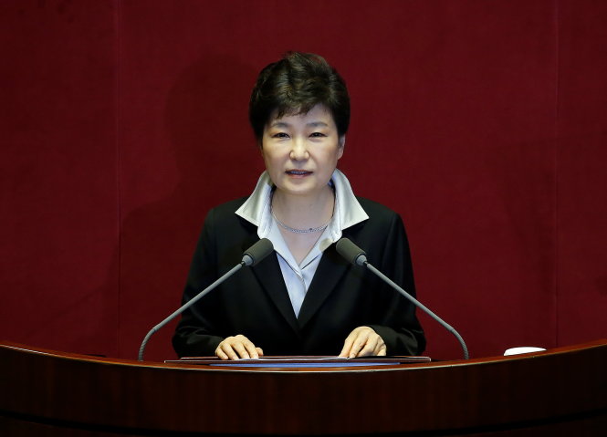 Nữ Tổng thống Park Geun Hye phát biểu trước Quốc hội sáng 24-10 - Ảnh: Reuters