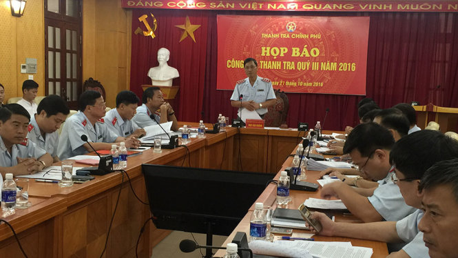 Ông Ngô Văn Khánh, Phó tổng thanh tra chính phủ trả lời những vấn đề báo chí quan tâm tại cuộc họp - Ảnh: THÂN HOÀNG