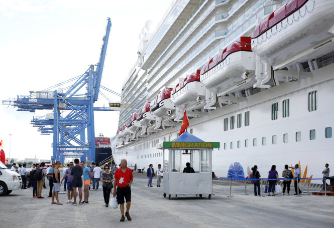 Du thuyền Genting Dream cập cảng Cái Mép (Vũng Tàu). Ảnh Đình Dân