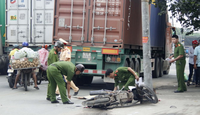 Hiện trường vụ tai nạn làm người đàn ông chết thảm - Ảnh: Xuân An