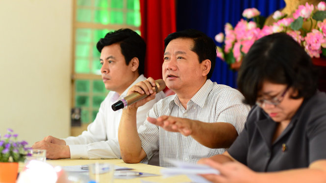 Bí thư Thành ủy TP.HCM Đinh La Thăng phát biểu tại buổi tiếp xúc của tổ đại biểu Quốc hội TP.HCM (Đơn vị 9) sáng 24-11 - Ảnh: QUANG ĐỊNH