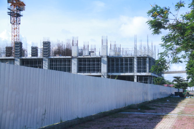 Dự án đã bị đình chỉ thi công - Ảnh: HỮU KHÁ