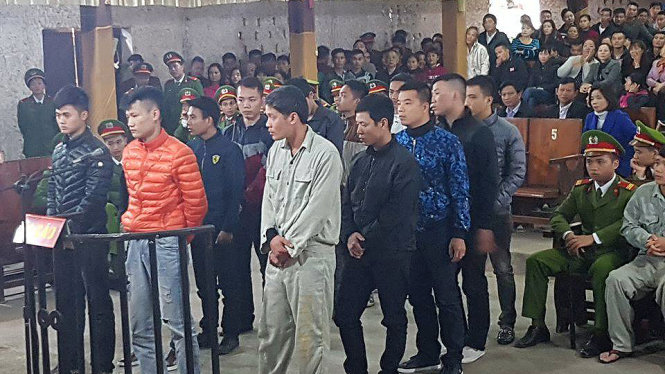 Các bị cáo trong vụ truy sát tại phiên toàn - Ảnh: CTV
