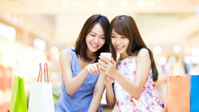 Mua sắm Online Friday săn hàng khuyến mãi - Ảnh: Styleage.co