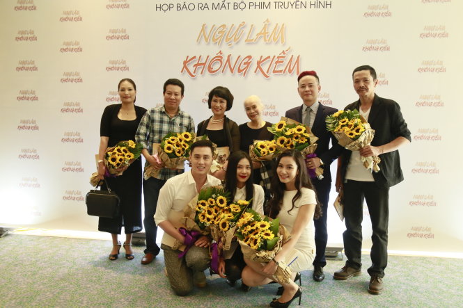 Đoàn phim Ngự lâm không kiếm tại buổi họp báo giới thiệu bộ phim - Ảnh: VTV