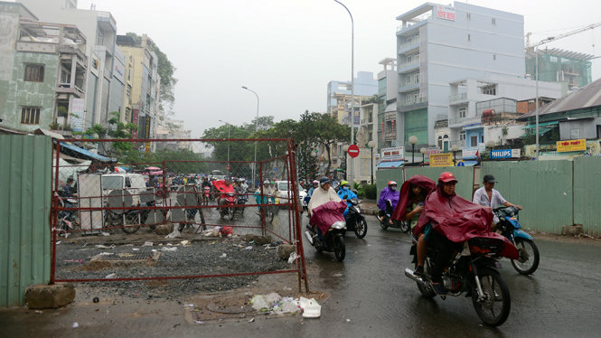 Lô cốt thuộc dự án khôi phục kênh Hàng Bàng (Q.5-Q.6) trải dài trên nhiều tuyến đường