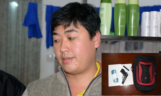 Nguyễn Hoàng Tâm bị bắt và tang vật - Ảnh: Trần Hồng