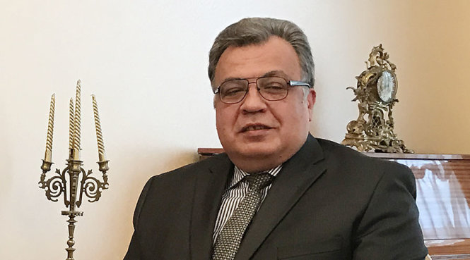 Đại sứ Nga tại Thổ Nhĩ Kỳ Andrei Karlov đã thiệt mạng trong cuộc tấn công tại buổi triển lãm nghệ thuật ở Ankara ngày 19-12 - Ảnh: AFP