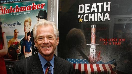 Ông Peter Navarro trong lần ra mắt bộ phim tài liệu dựa trên sách của ông - Ảnh: AFP