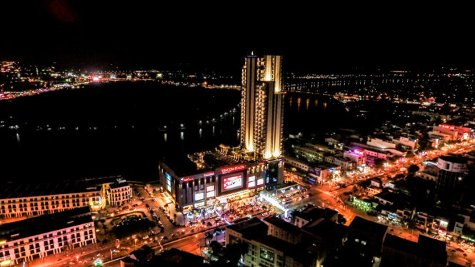 Khách sạn Vinpearl Cần Thơ gắn liền với hệ thống trung tâm thương mại và khu nhà shophouse của Vingroup được xem như là cú hích cho sự phát triển kinh tế xã hội và du lịch cho TP Cần Thơ - Ảnh: CHÍ QUỐC