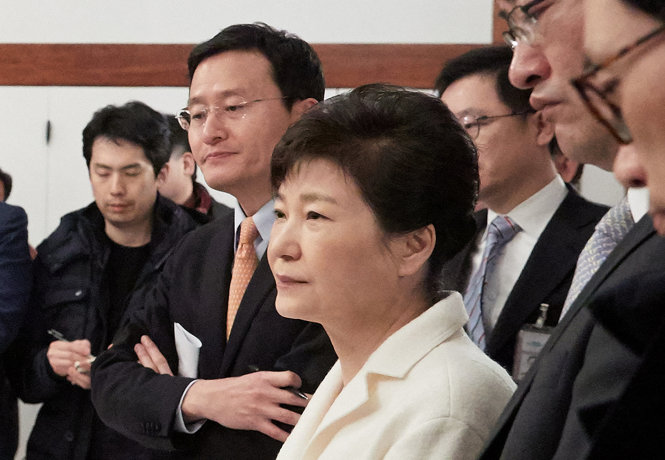 Tổng thống Hàn Quốc Park Geun Hye thanh minh trước báo giới ở Seoul ngày 1-1 - Ảnh: Reuters