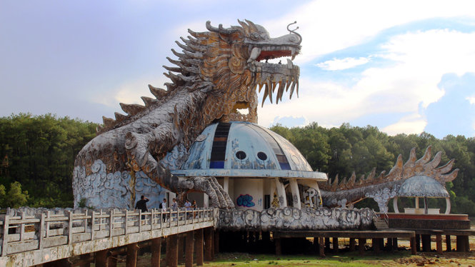 Sẽ thu hồi khu đất tại “khu du lịch rùng rợn” Hồ Thủy Tiên - Ảnh: NHẬT LINH