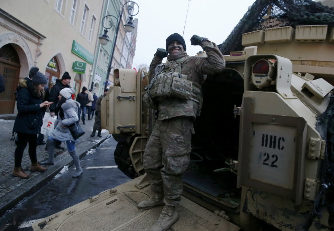 Binh sĩ Mỹ thuộc lực lượng NATO triển khai ở Zagan, Ba Lan ngày 14-1-2017 - Ảnh: Reuters
