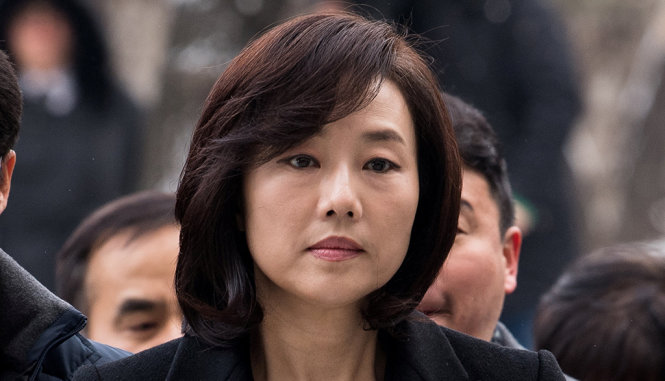 Bộ trưởng văn hóa Cho Yoon Sun - Ảnh: Reuters