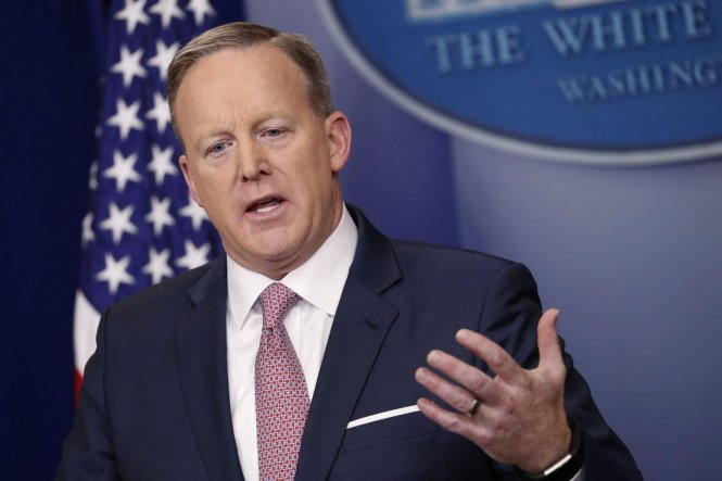 Thư ký báo chí của tổng thống Donald Trump, ông Sean Spicer tại cuộc họp báo - Ảnh: EPA