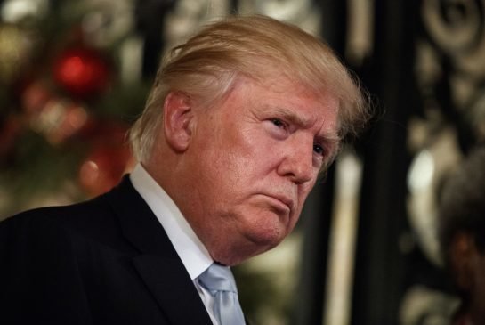 Thẩm phán ở bang Florida đã phạt ông Trump gần 6 triệu USD vì vi phạm hợp đồng với khách hàng tại một câu lạc bộ golf của ông - Ảnh: AP