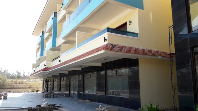 Dự án du lịch của Công ty Vạn Trụ bị thiệt hại bởi cảng Kê Gà hiện nay đang được xây dựng lại để đi vào hoạt động - Ảnh: NG.NAM