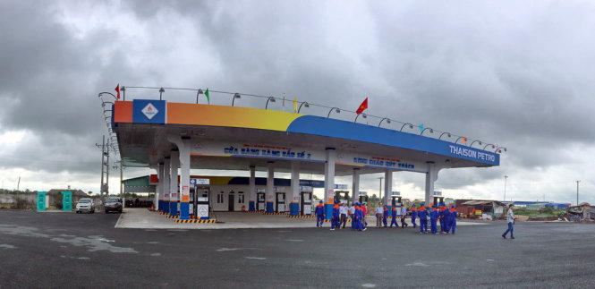Trạm dựng nghĩ trên đường cao tốc TP HCM-Trung Lương