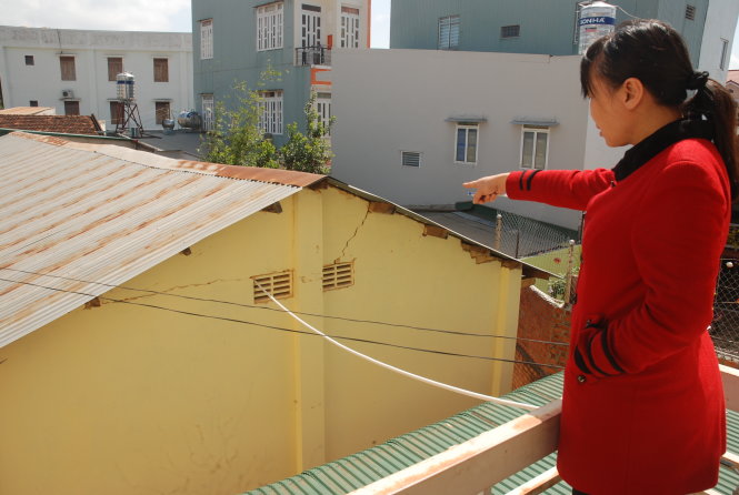 Những dãy phòng học xuống cấp, tường nứt nẻ tại Trường tiểu học Võ Thị Sáu, Đắk Lắk - Ảnh: B.D.