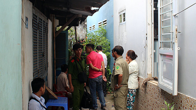 Cơ quan công an đang khám nghiệm hiện trường - Ảnh: Hoài Thương