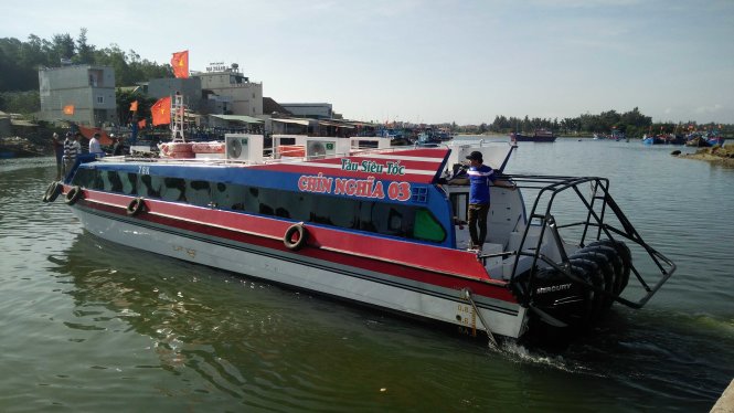 Tàu khách siêu tốc Chín Nghĩa 03 được nhiều hành khách trông chờ khi ra đảo chỉ 25 phút!