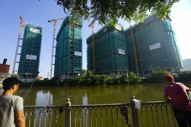 Bất động sản đang có những biến chuyển tích cực cứ như đang vẫy gọi nhà đầu tư. Ảnh: QUANG ĐỊNH