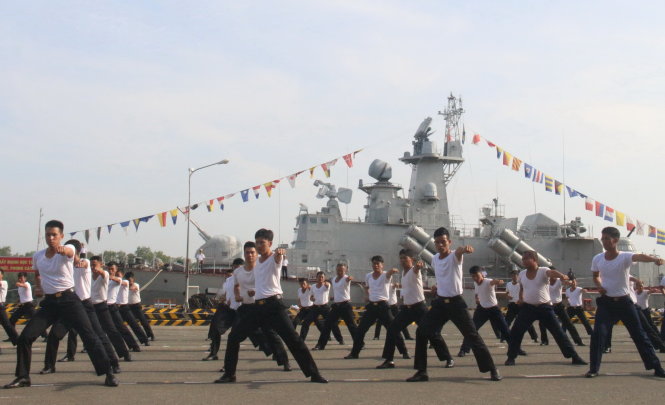 Cán bộ, chiến sĩ Lữ đoàn 167 hải quân đồng diễn 36 thế võ Ảnh: M.PHƯỢNG
