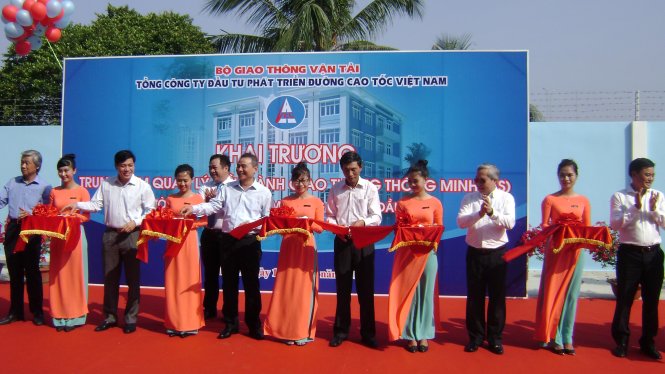 Cắt băng khai trương Trung tâm quản lý điểu hành giao thông thông minh đường cao tốc TP HCM - Long thành - Dầu Giây - Ảnh: Ngọc Ẩn