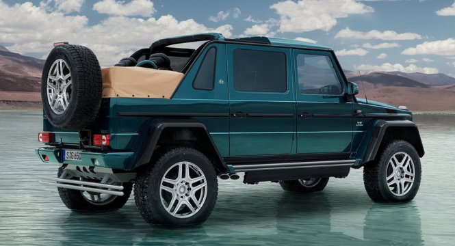 Chỉ được sản xuất với số lượng 99 chiếc, siêu SUV hạng sang Mercedes-Maybach G650 Landaulet có giá khởi điểm dự đoán trên 600.000 USD, G650 Landaulet được trang bị động cơ V12 tăng áp kép giống xe G65, mui chỉ mở phía sau và trang bị nội thất giống như một chuyên cơ - Ảnh: Carscoops