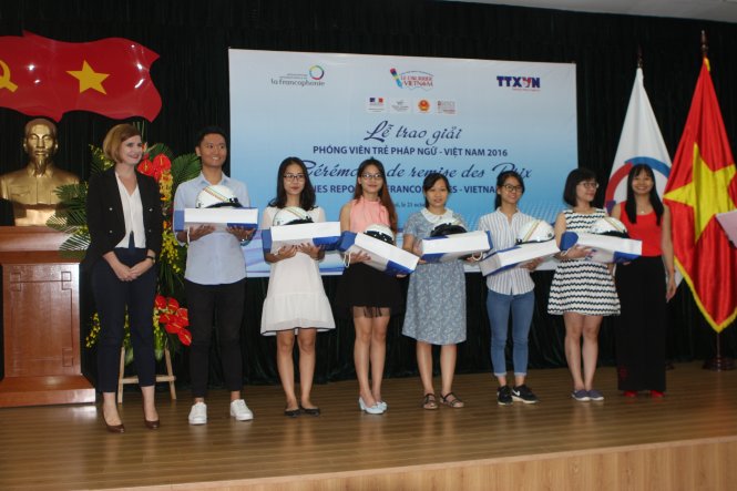Lễ trao giải cuộc thi “Phóng viên trẻ Pháp ngữ - Việt Nam” lần thứ 1 tại Hà Nội vào tháng 10-2016. Ảnh: Le Courrier du Vietnam