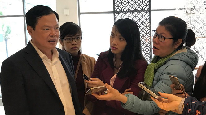 Ông Phạm Trọng Đạt - Cục trưởng Cục chống Tham nhũng thuộc Thanh tra Chính phủ - trả lời báo chí bên lề hội nghị tại Hà Nội ngày 16-3 - Ảnh: Q.TR.