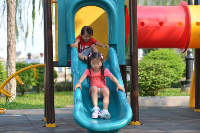 Các bậc cha mẹ nên chú ý dạy con về giới tính, cách phòng tránh bị xâm hại - Ảnh: DUYÊN PHAN