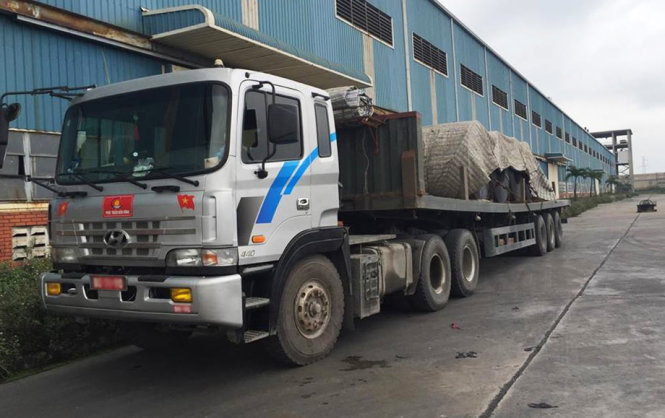 Xe biển đỏ được xác định chở quá tải trọng - Ảnh: CTV