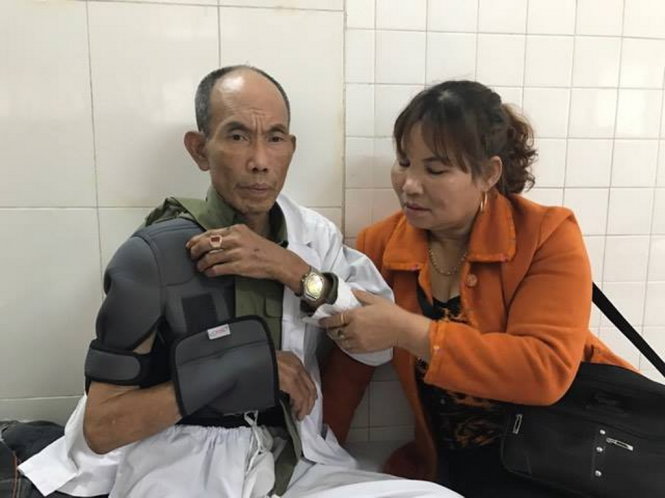 Ông Vin phải nhập viện điều trị sau khi bị hành hung - ảnh: Hoàng Duẩn
