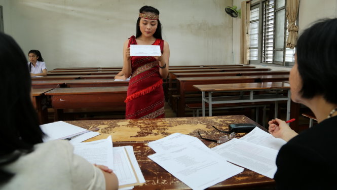 Thí sinh dự thi năng khiếu môn âm nhạc trong kỳ tuyển sinh năm 2015 - Ảnh: Như Hùng