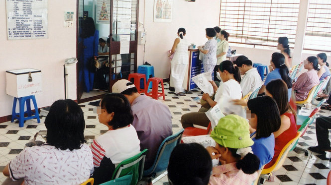 Người chờ khám hiếm muộn tại một bệnh viện phụ sản - Ảnh: T.T.D.