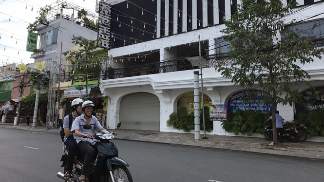 Vũ trường, quán bar V 18 club
