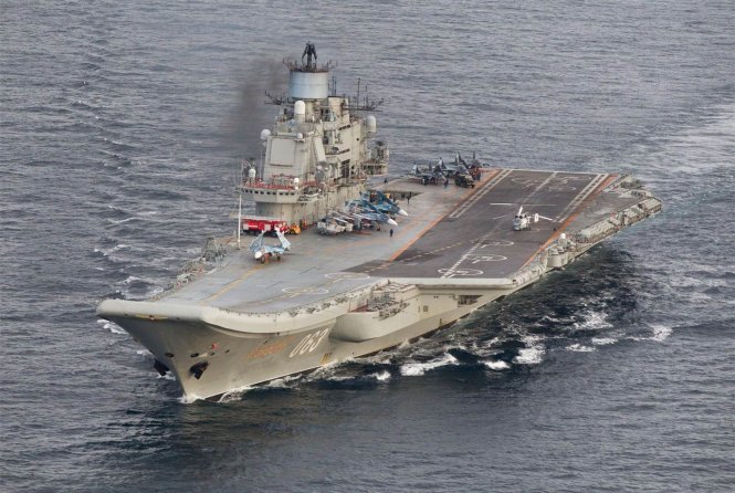 Tàu sân bay Đô đốc Kuznetsov của Nga hoạt động trong vùng biển quốc tế ngoài khơi bờ biển phía bắc Na Uy ngày 17-10-2016 - Ảnh: Reuters