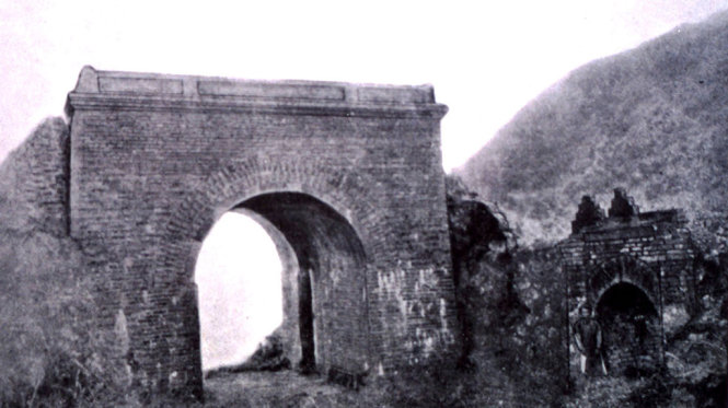 Hải Vân Quan - ảnh tư liệu trong tạp chí B.A.V.H năm 1921