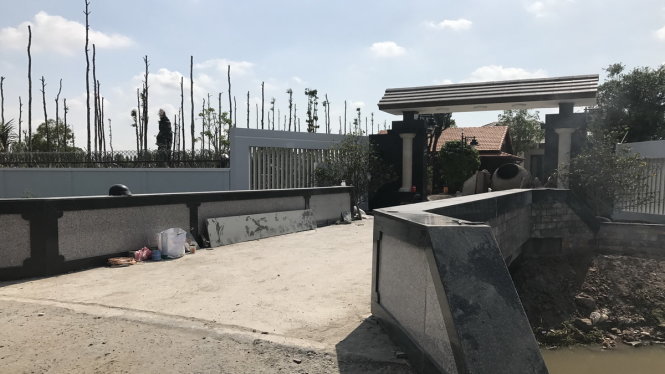 Căn biệt thự trong khuôn viên 6.500m2 kín cổng cao tường - Ảnh: Khắc Tâm