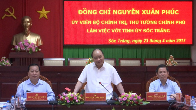 Thủ tướng Nguyễn Xuân Phúc phát biểu trong buổi làm việc với cán bộ chủ chốt tỉnh Sóc Trăng - Ảnh: K.Tâm