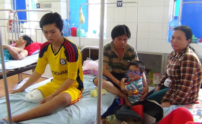 Dù đã 10 ngày trôi qua nhưng cả gia đình Giang đều chưa vượt qua cú sốc - Ảnh: NGỌC TÀI