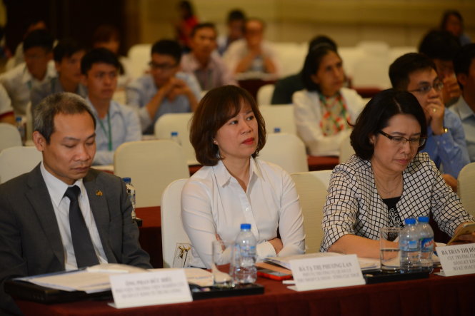 Quang cảnh diễn đàn Chuyển đổi hộ kinh doanh thành doanh nghiệp sáng 26-4 - Ảnh: Quang Định