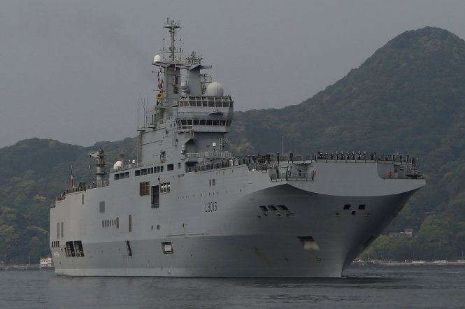 Tàu sân bay Mistral của Pháp - Ảnh: Reuters