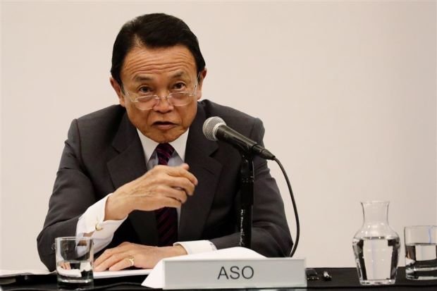 Bộ trưởng tài chính Nhật Bản Taro Aso (trong ảnh) tháng trước từng nói Tokyo sẽ không từ bỏ lựa chọn đàm phán về một thỏa thuận TPP mà không còn Mỹ - Ảnh: AFP
