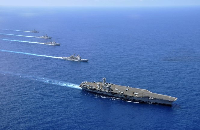 Các tàu chiến Mỹ hoạt động ở Biển Đông - Ảnh: US Navy