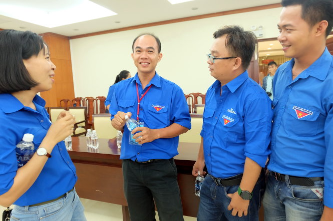 Các bạn trẻ trao đổi, chia sẻ tại tọa đàm - Ảnh: VŨ THỦY